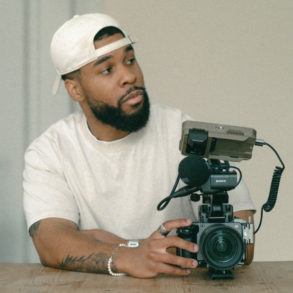 Alex Gayle | Lens Distortions
